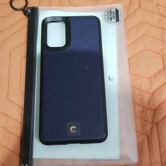 Phone case - Picture 3 of 6